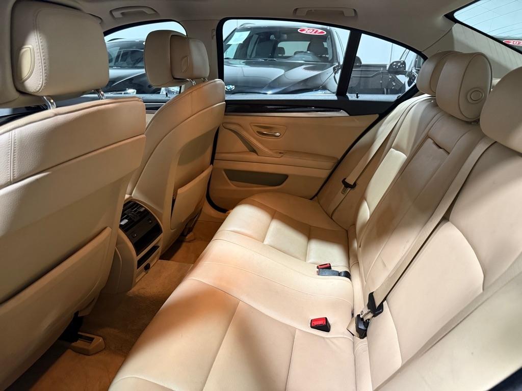 BMW 5-Series 535i xDrive 2012