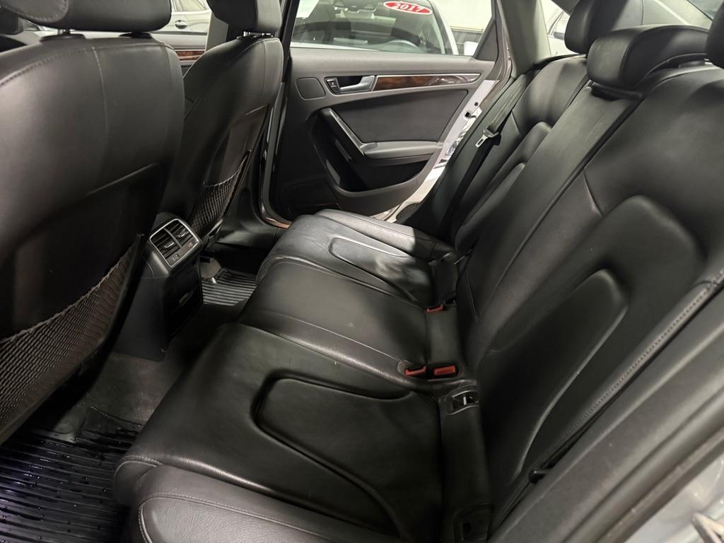 Audi A4 2.0T Sedan quattro Tiptronic 2015