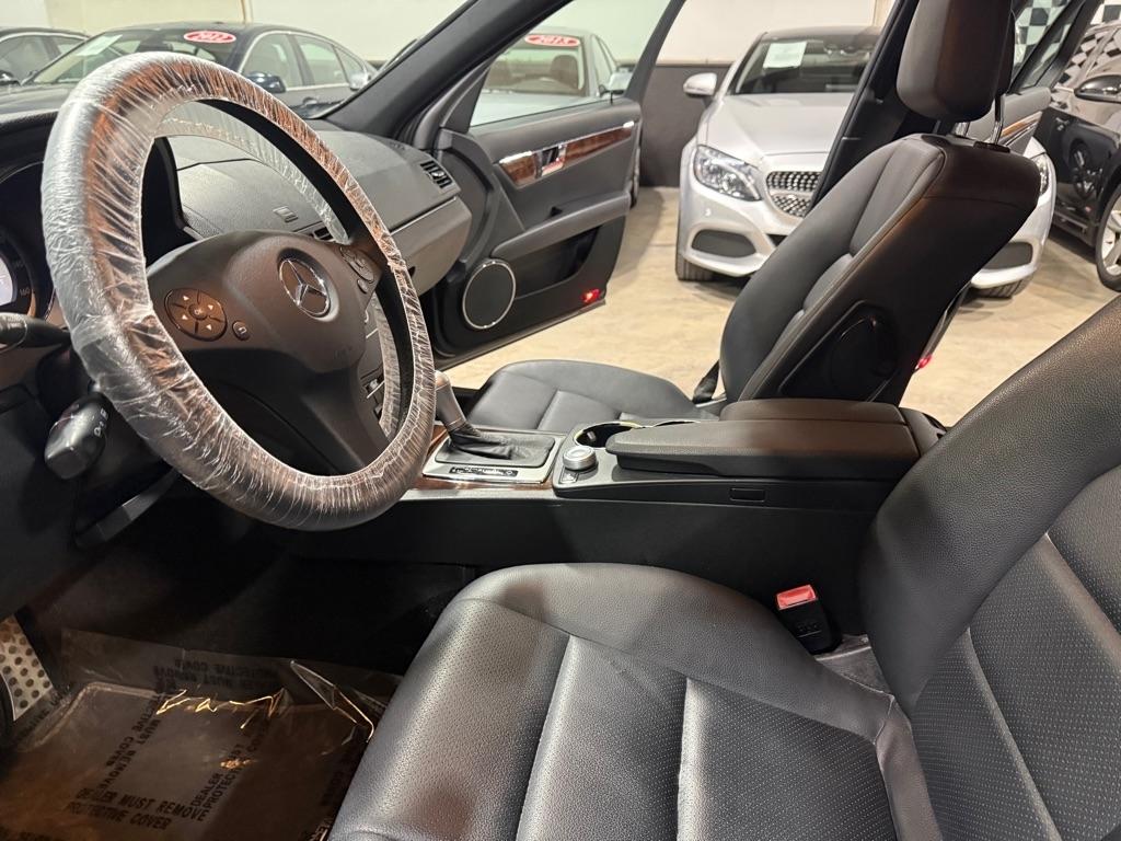 Mercedes-Benz C-Class C300 4MATIC Luxury Sedan 2009