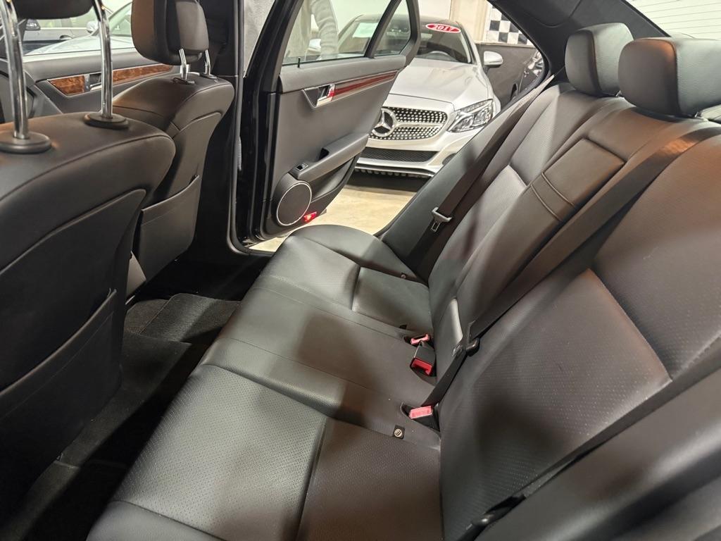 Mercedes-Benz C-Class C300 4MATIC Luxury Sedan 2009