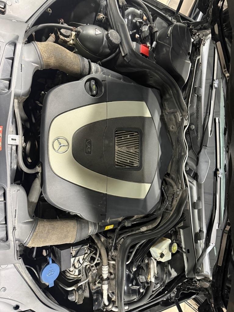 Mercedes-Benz C-Class C300 4MATIC Luxury Sedan 2009