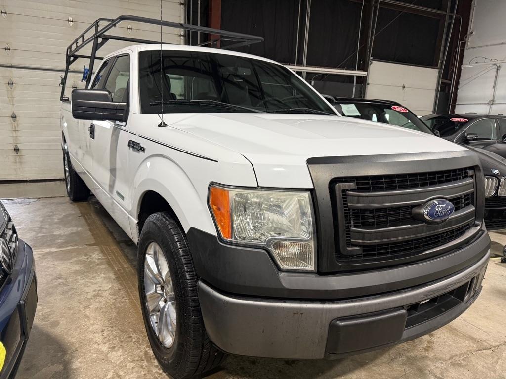 Ford F-150 XL SuperCab 8-ft. Bed 2WD 2014