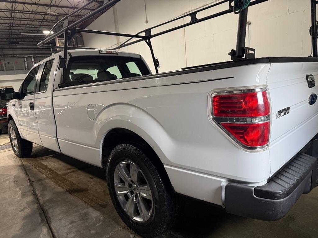 Ford F-150 XL SuperCab 8-ft. Bed 2WD 2014