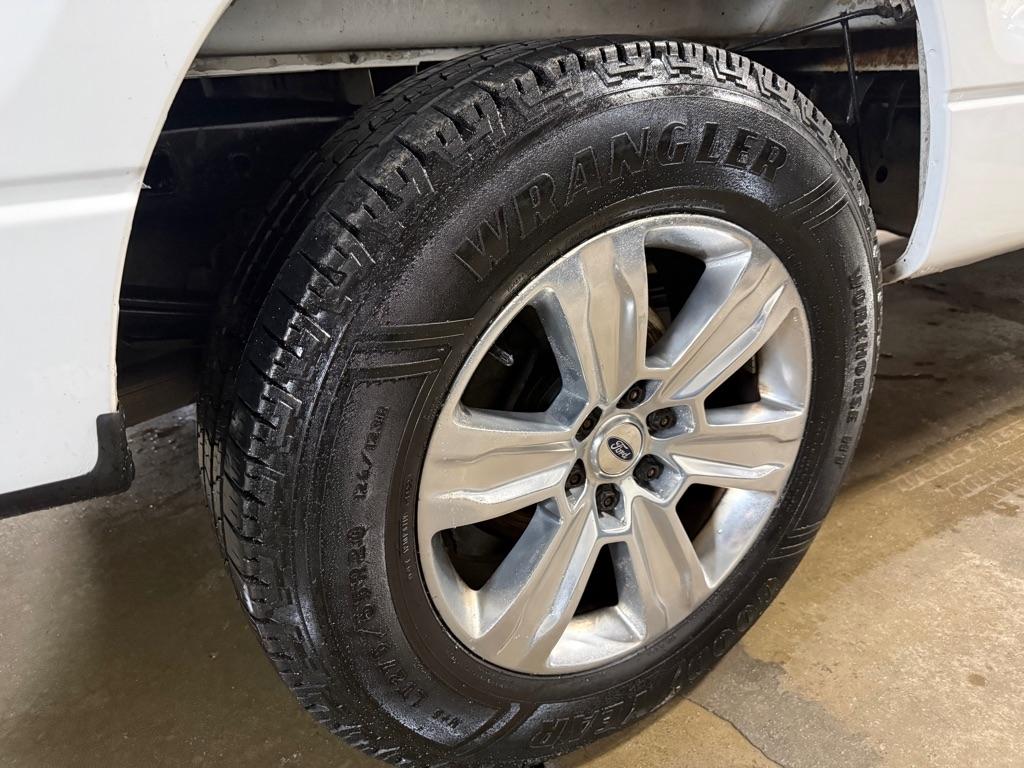 Ford F-150 XL SuperCab 8-ft. Bed 2WD 2014