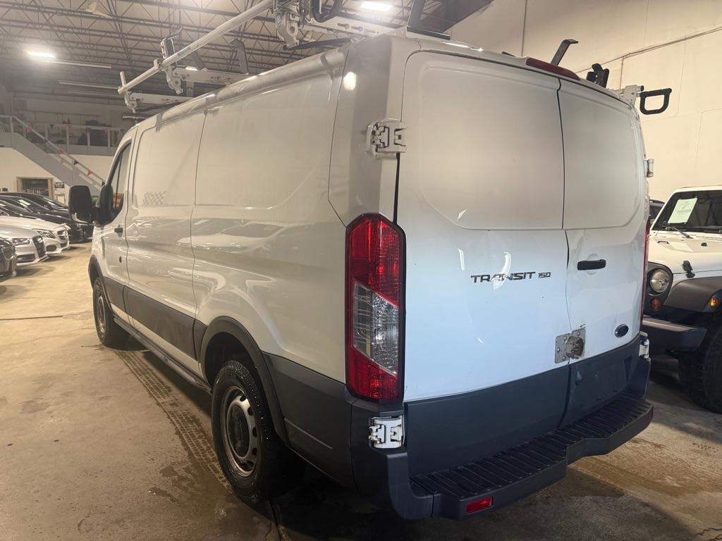 Ford Transit 250 Van Low Roof 60/40 Pass.130-in. WB 2016