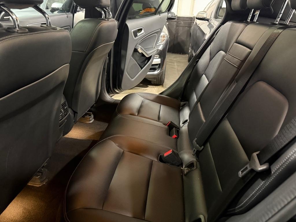 Mercedes-Benz GLA-Class GLA250 4MATIC 2016