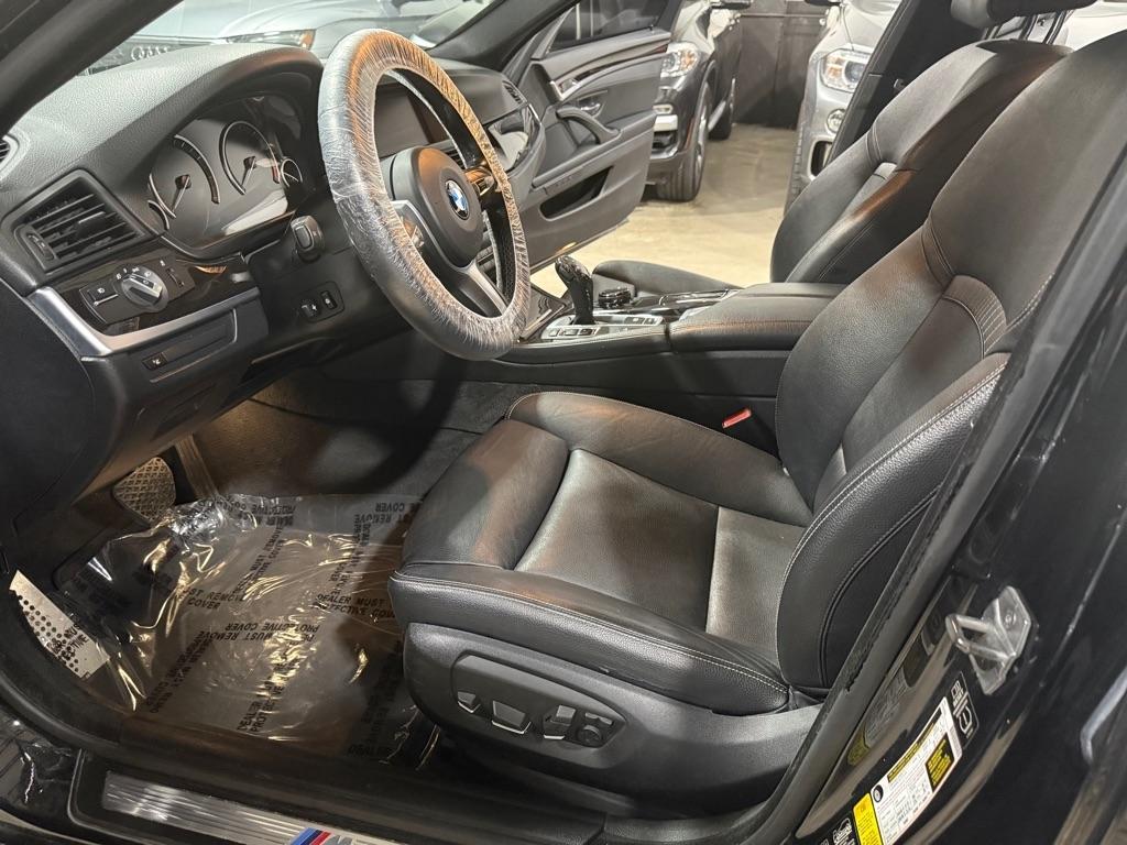 BMW 5-Series 550i xDrive 2014