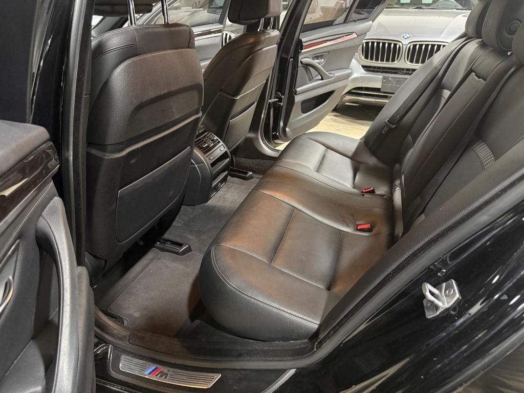 BMW 5-Series 550i xDrive 2014