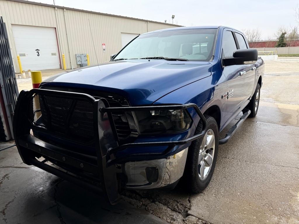 RAM 1500 SLT Crew Cab SWB 4WD 2016
