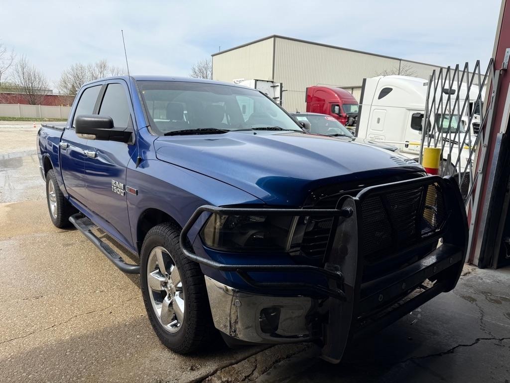 RAM 1500 SLT Crew Cab SWB 4WD 2016