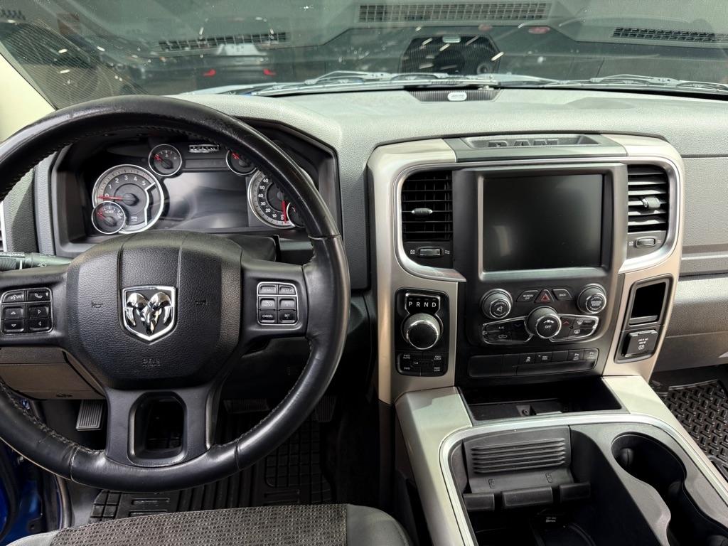 RAM 1500 SLT Crew Cab SWB 4WD 2016