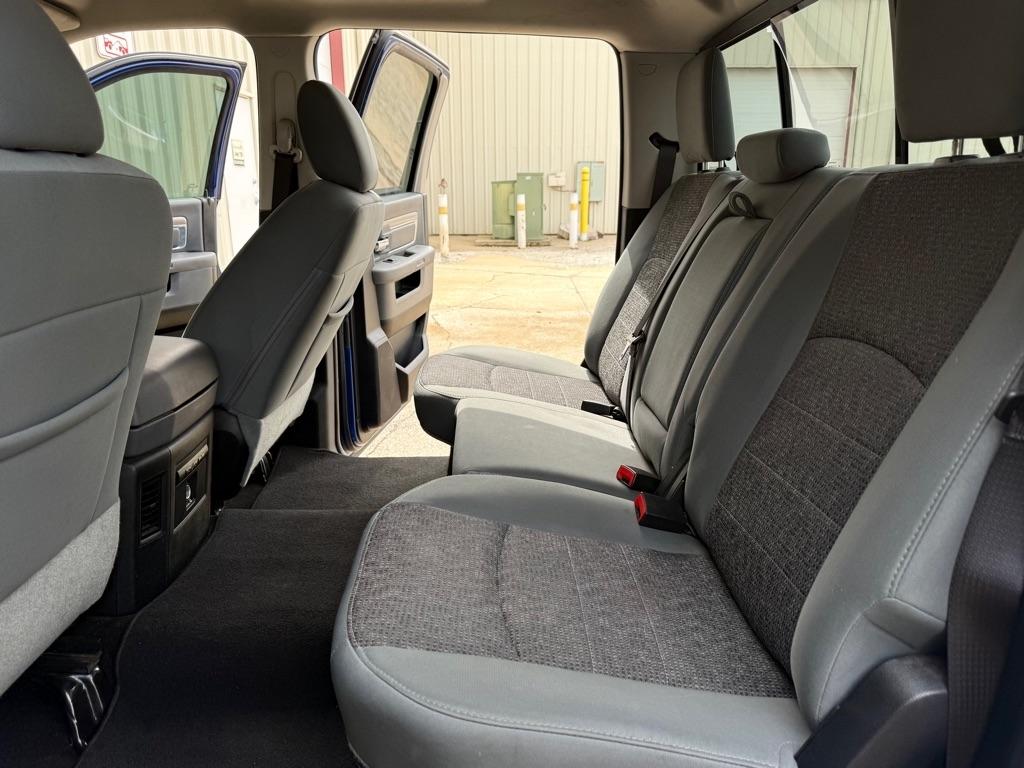 RAM 1500 SLT Crew Cab SWB 4WD 2016