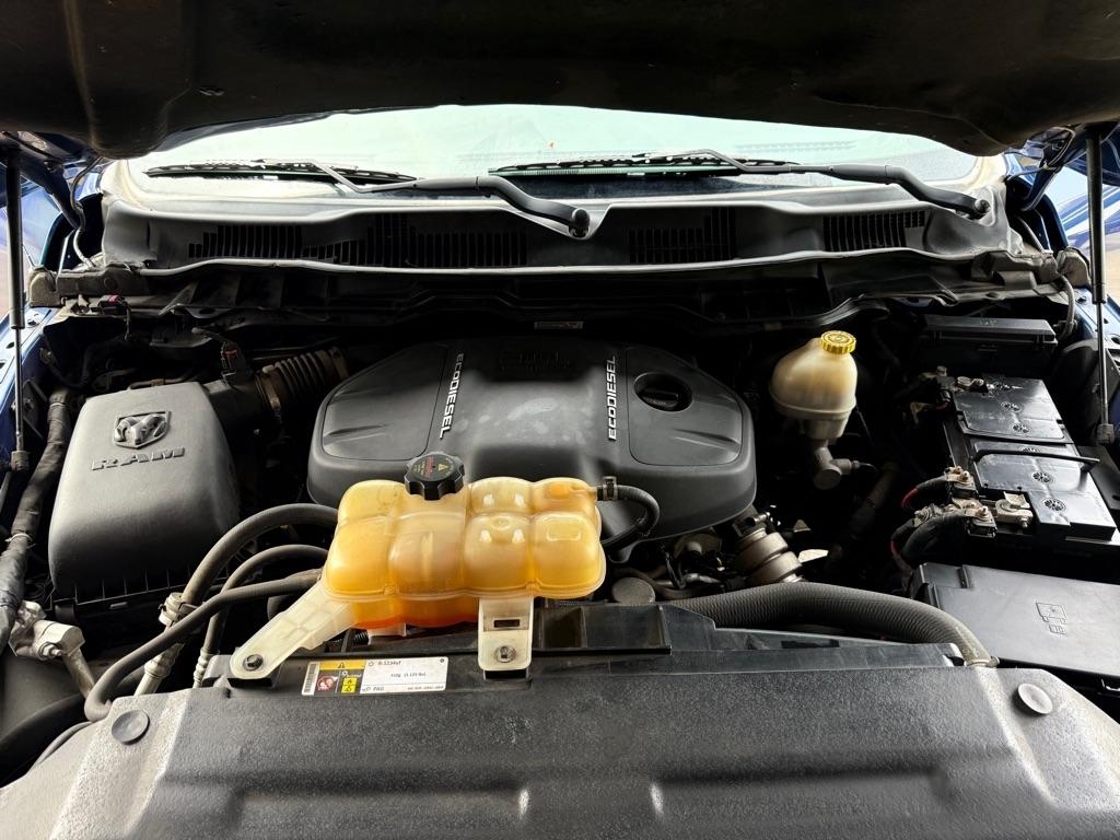 RAM 1500 SLT Crew Cab SWB 4WD 2016