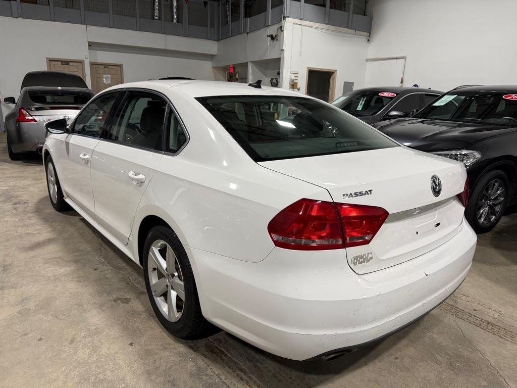 Volkswagen Passat 2.5L SE2 2012