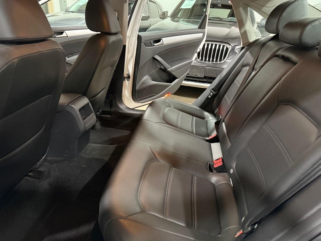 Volkswagen Passat 2.5L SE2 2012