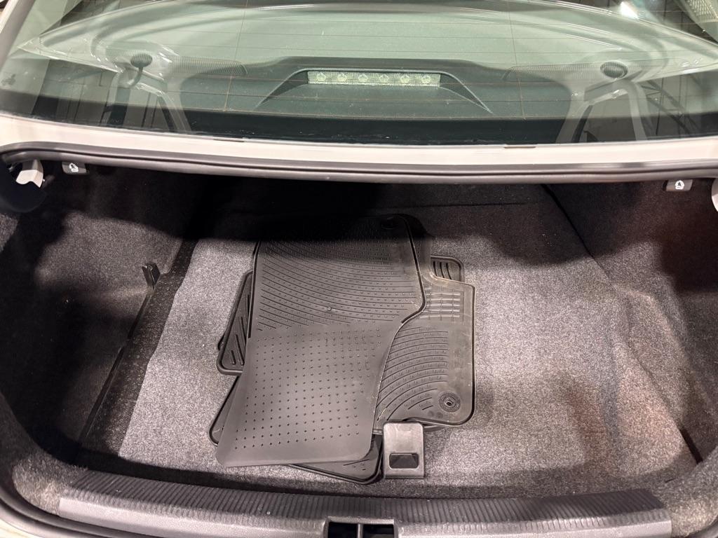 Volkswagen Passat 2.5L SE2 2012