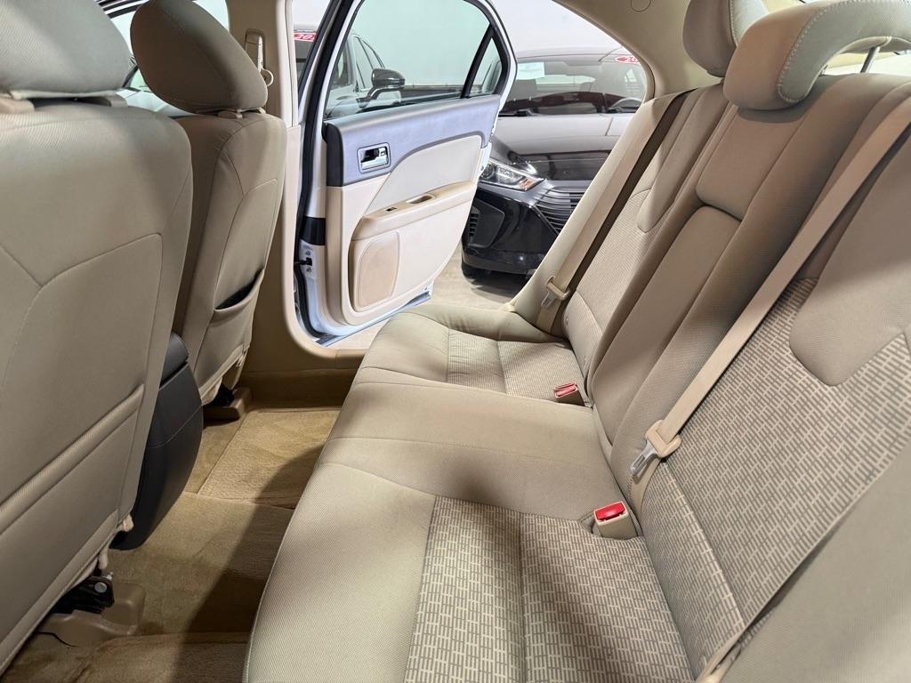 Ford Fusion I4 SE 2011