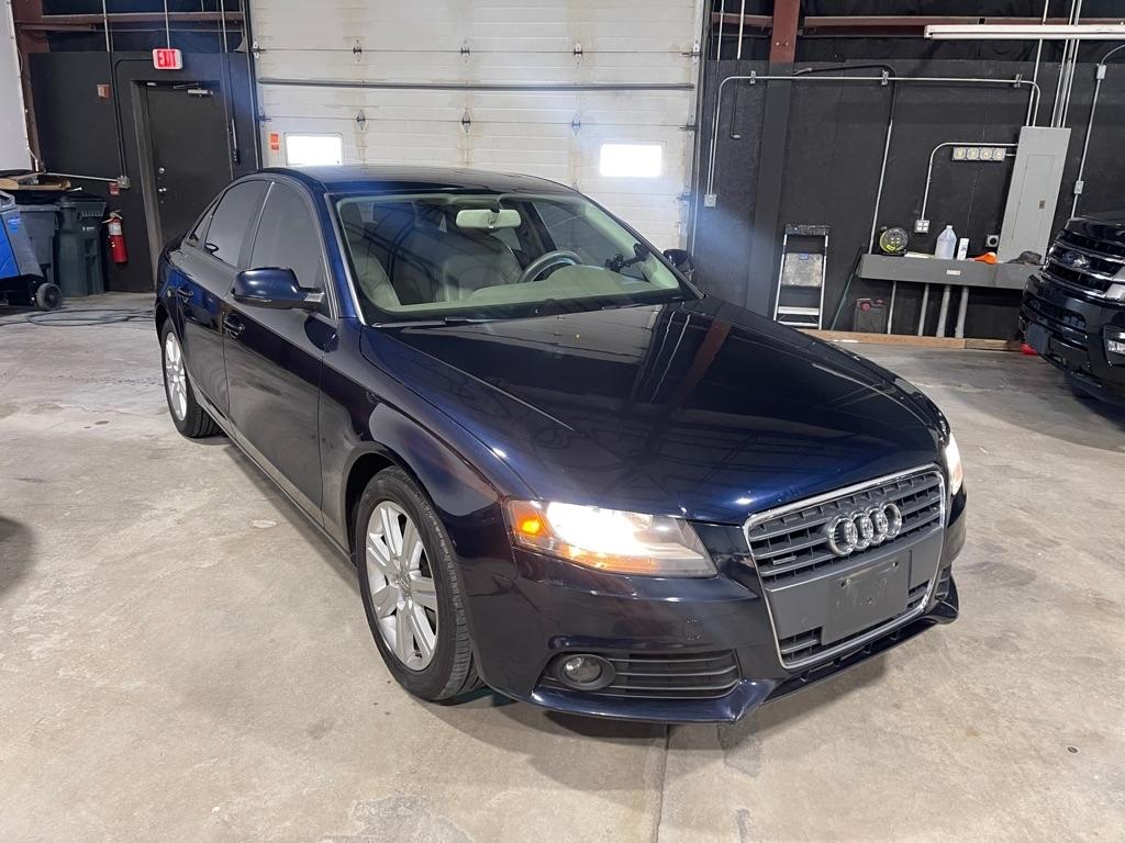 Audi A4 2.0T Sedan quattro Tiptronic 2011