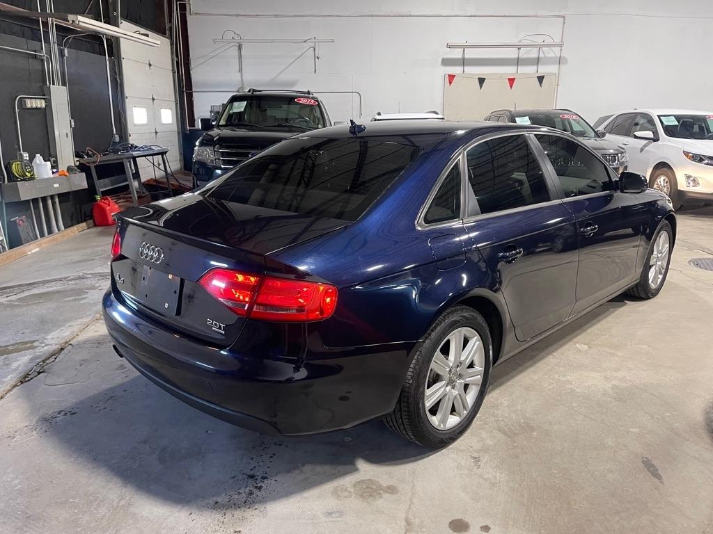Audi A4 2.0T Sedan quattro Tiptronic 2011