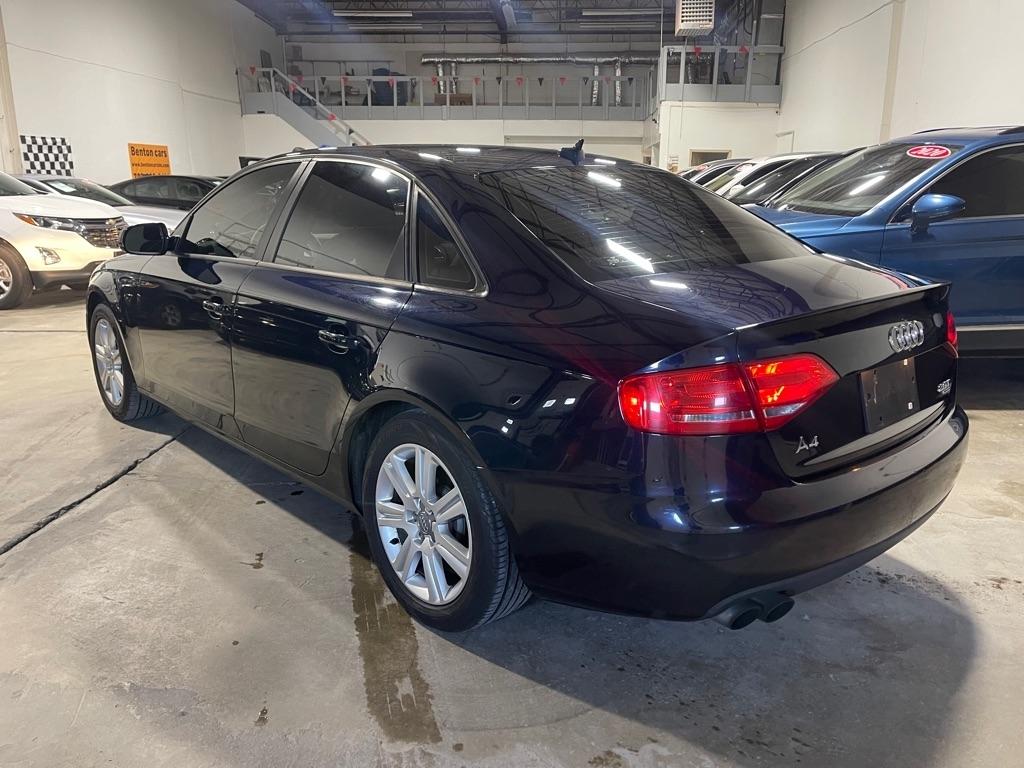 Audi A4 2.0T Sedan quattro Tiptronic 2011