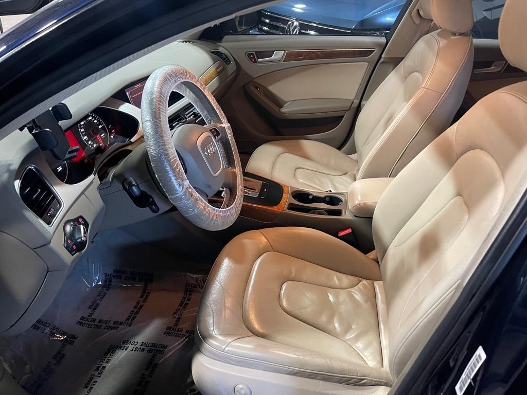 Audi A4 2.0T Sedan quattro Tiptronic 2011