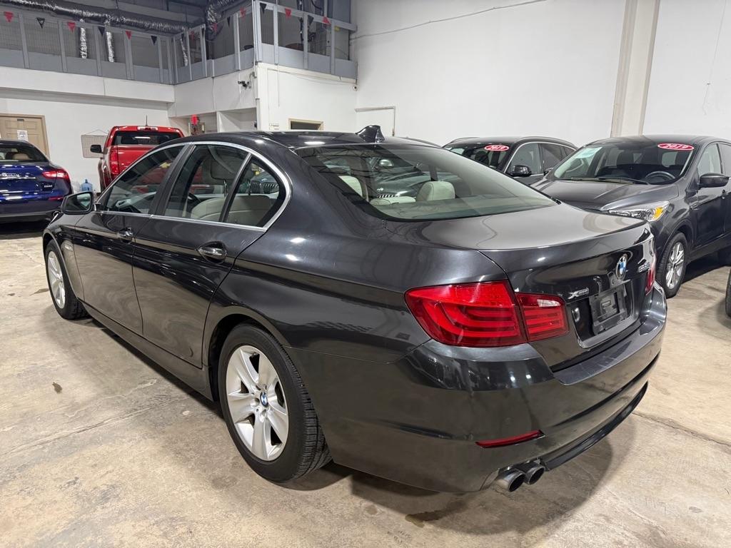 BMW 5-Series 528i xDrive 2013