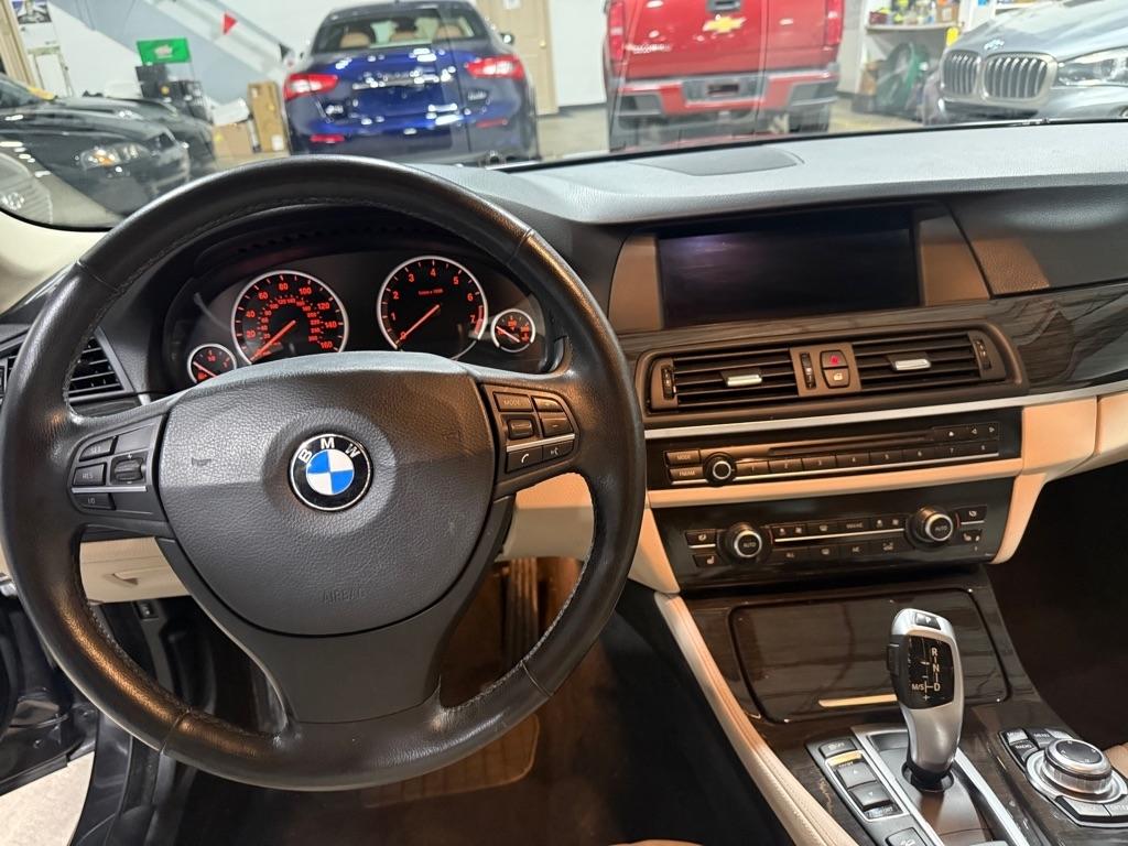 BMW 5-Series 528i xDrive 2013