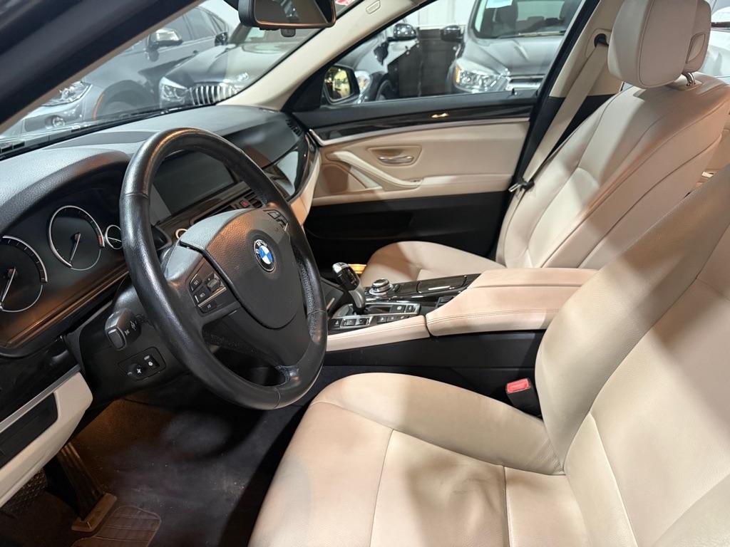 BMW 5-Series 528i xDrive 2013