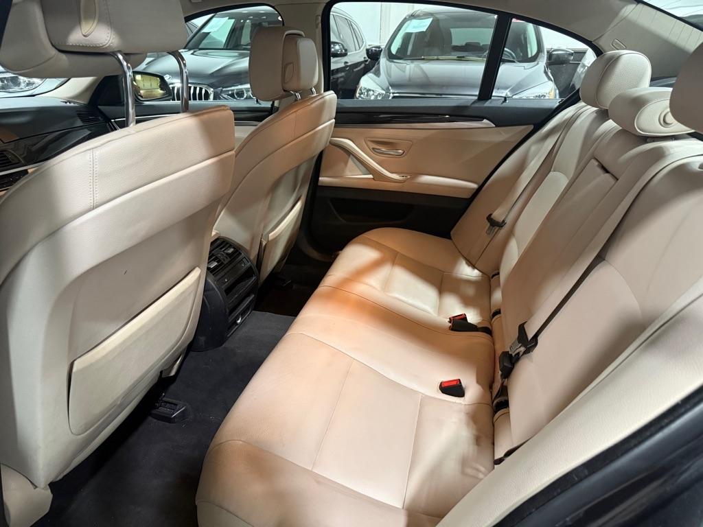 BMW 5-Series 528i xDrive 2013
