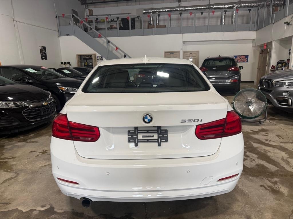 BMW 3-Series 320i Sedan 2016