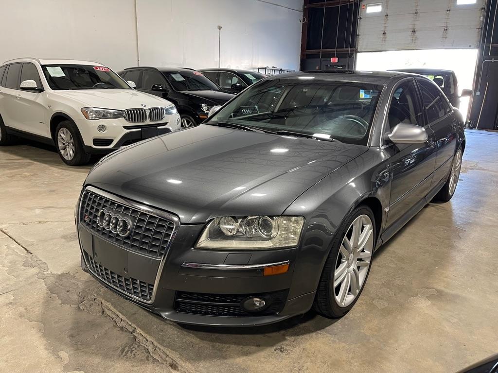 2007 Audi S8 Sedan