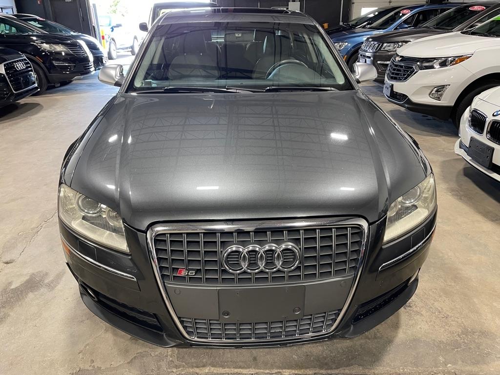 Audi S8 Sedan 2007