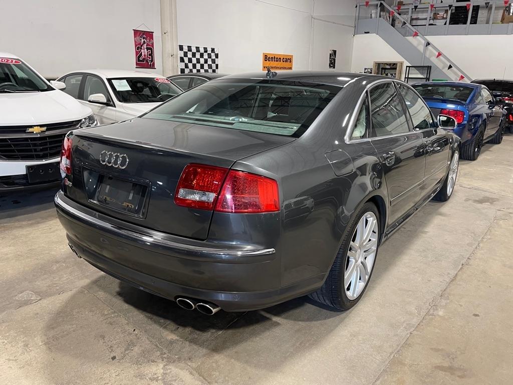 Audi S8 Sedan 2007