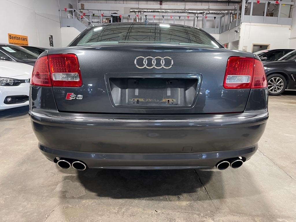 Audi S8 Sedan 2007