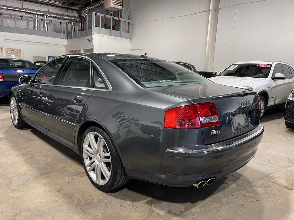 Audi S8 Sedan 2007