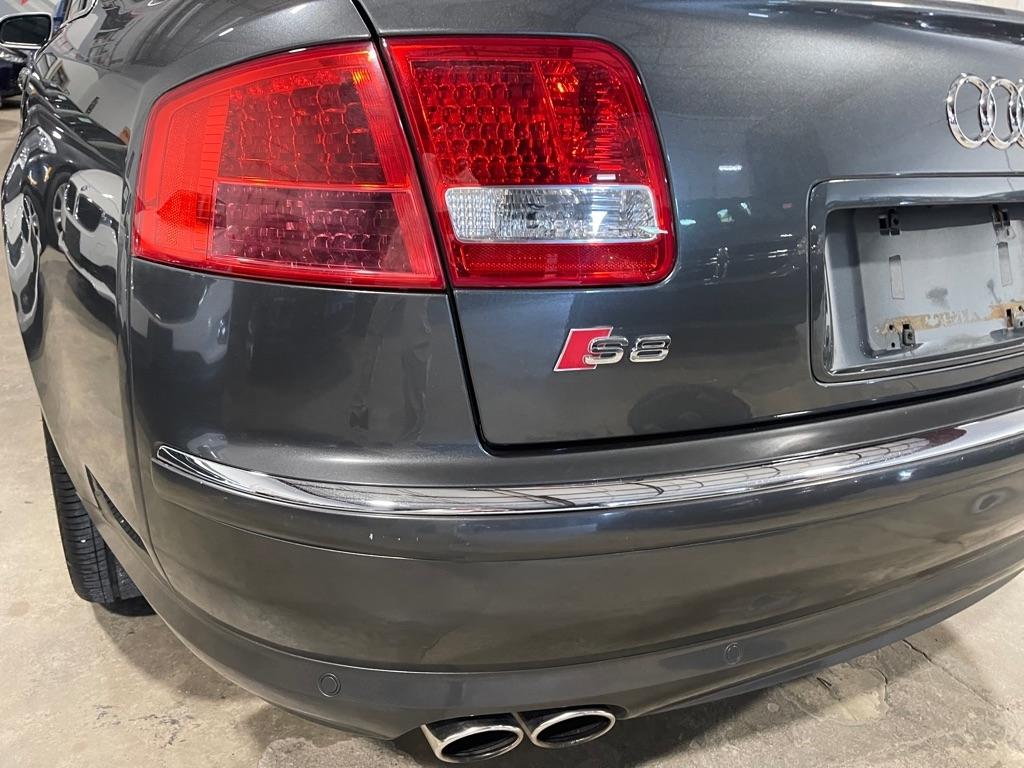 Audi S8 Sedan 2007