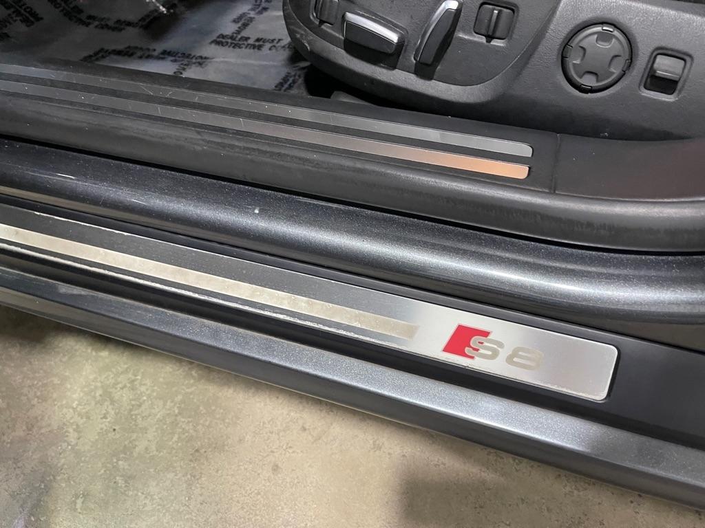 Audi S8 Sedan 2007