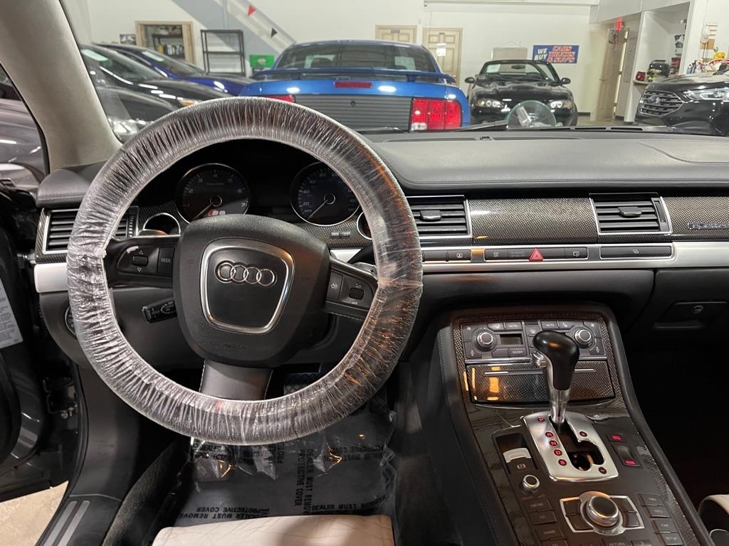 Audi S8 Sedan 2007