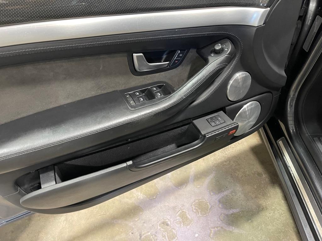 Audi S8 Sedan 2007