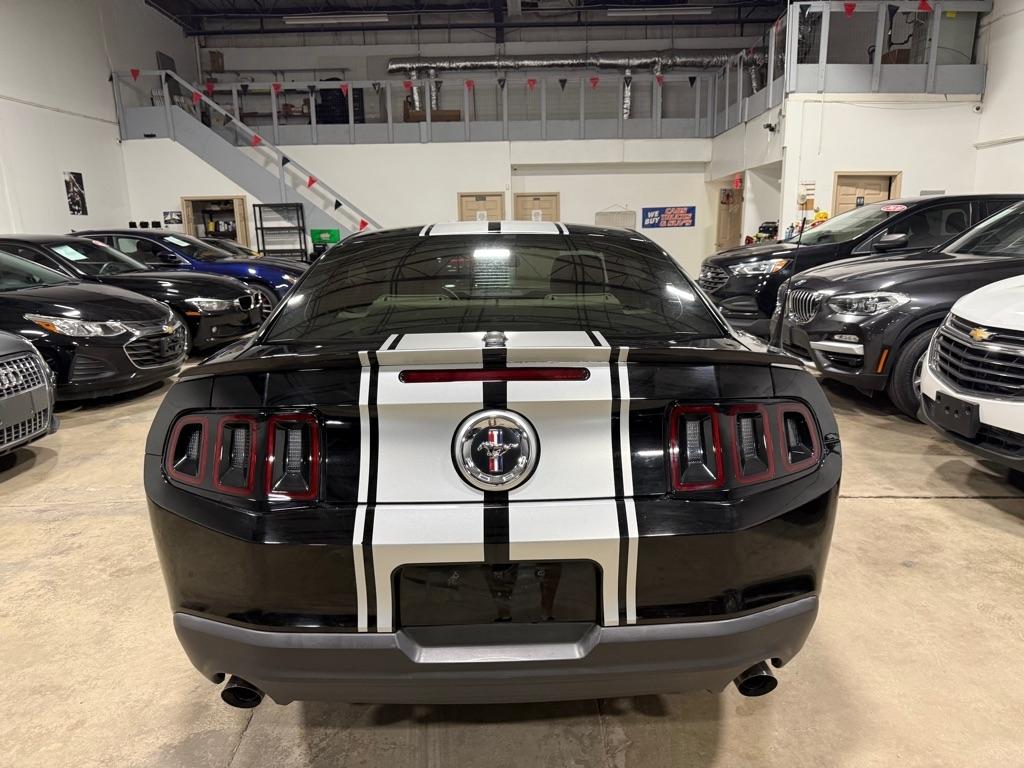 Ford Mustang V6 Coupe 2012