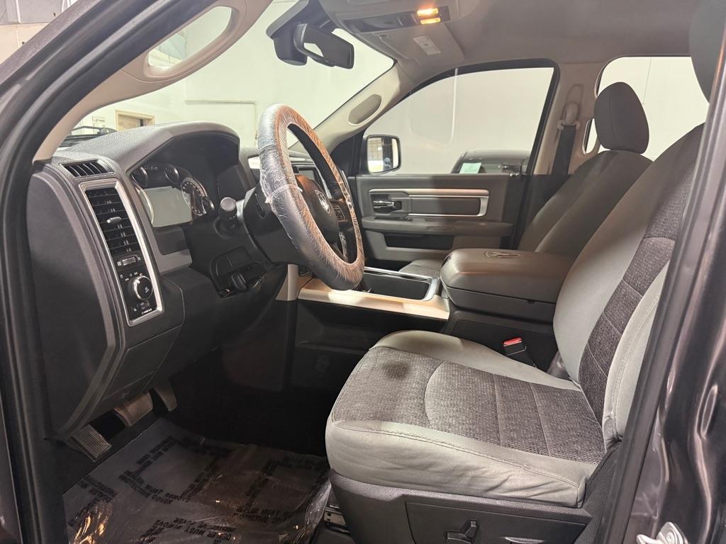 RAM 1500 SLT Crew Cab SWB 4WD 2017