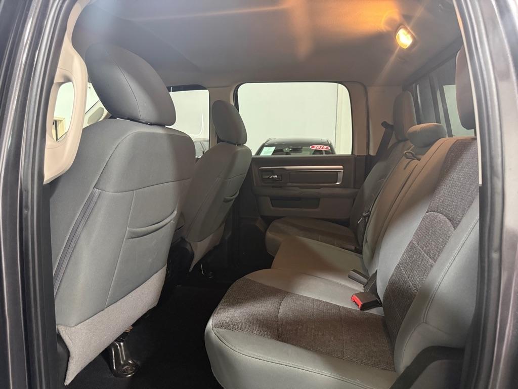 RAM 1500 SLT Crew Cab SWB 4WD 2017