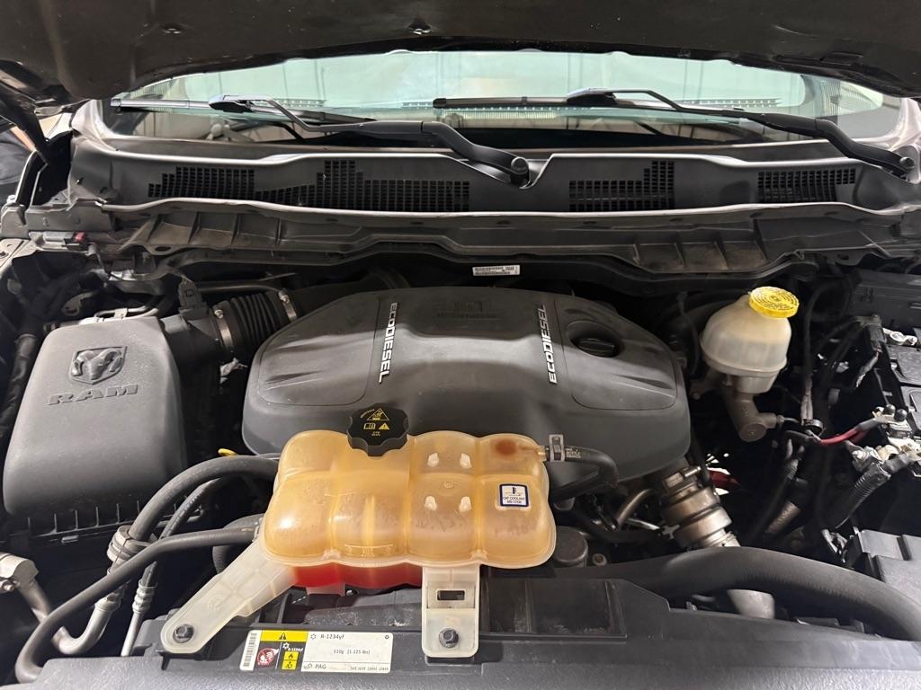 RAM 1500 SLT Crew Cab SWB 4WD 2017
