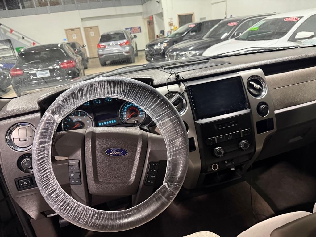 Ford F-150 XL SuperCab 8-ft. Bed 4WD 2010