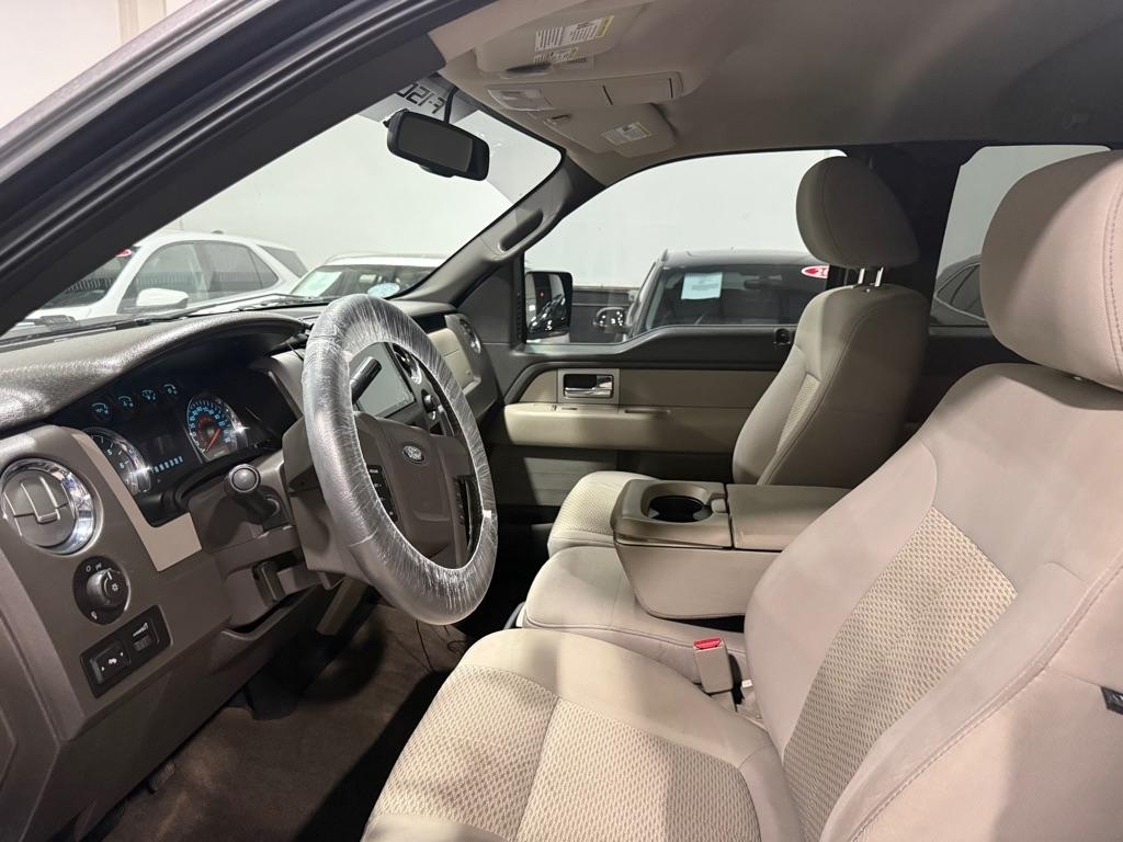 Ford F-150 XL SuperCab 8-ft. Bed 4WD 2010