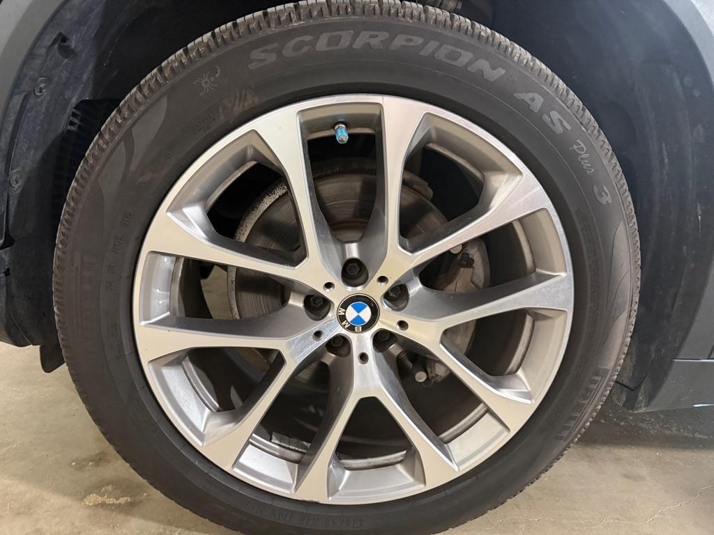 BMW X5  2021