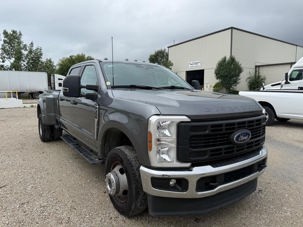 Ford F-350 SD XL Crew Cab Long Bed DRW 4WD 2024