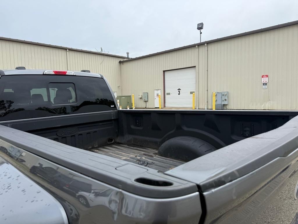 Ford F-350 SD XL Crew Cab Long Bed DRW 4WD 2024