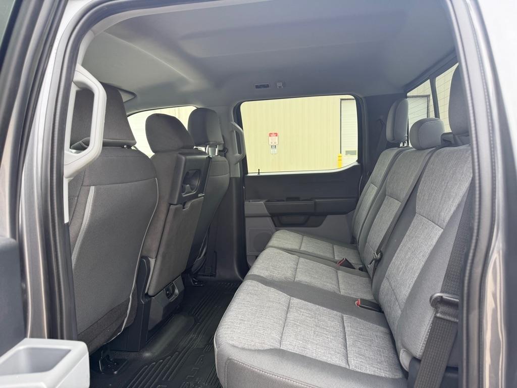 Ford F-350 SD XL Crew Cab Long Bed DRW 4WD 2024