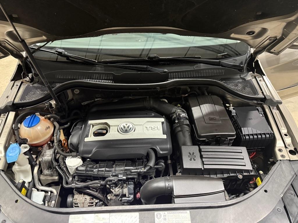 Volkswagen CC Sport w/Lighting Package 2013